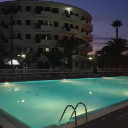 Apartmán Deluxe Pool View/half Board, 400m From Playa del Inglés
