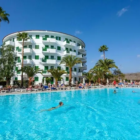 Appartamento Deluxe Pool View/half Board, 400m From *
